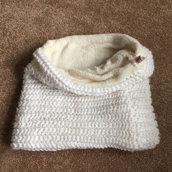 💖JUICY COUTURE💖 Infinity Scarf - Picture 2 of 6